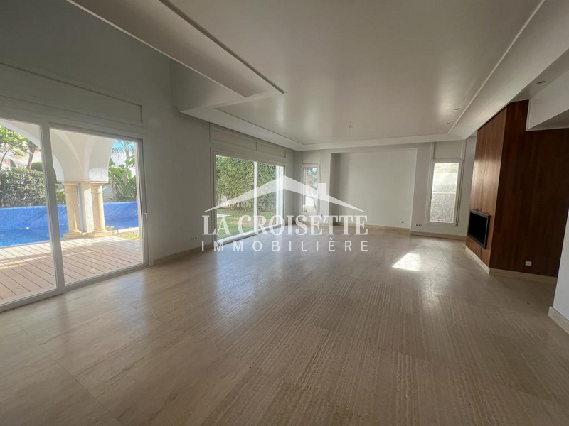 Villa S+5 avec piscine à La Marsa
